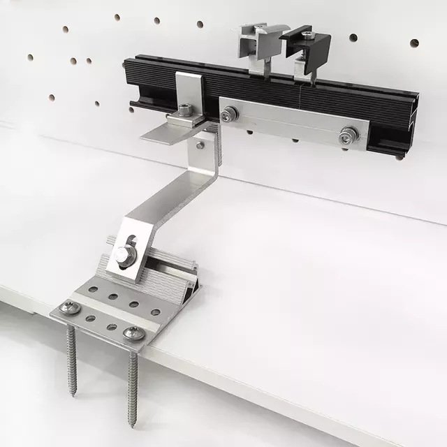 Schädigen Sonnenkollektoren Dachdecker-Mythen im Vergleich zu Fakten, die Hausbesitzer kennen sollten?