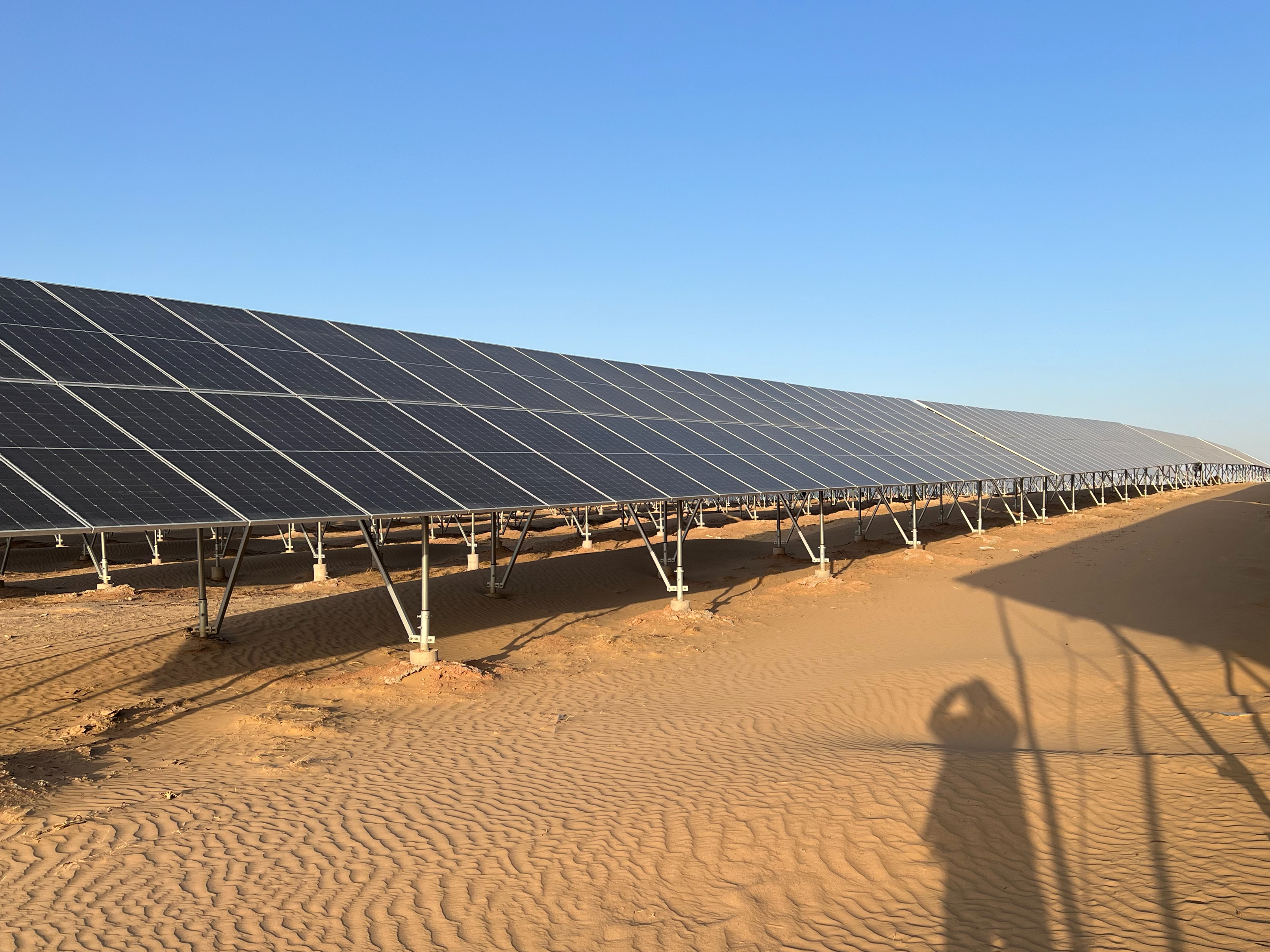 Verlängerung der Lebensdauer von Solarregalen und Schnittwartung